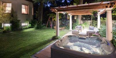 Large Hot tubs for families and friends