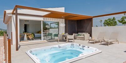 J-13 POWERPLAY™  Swim Spa