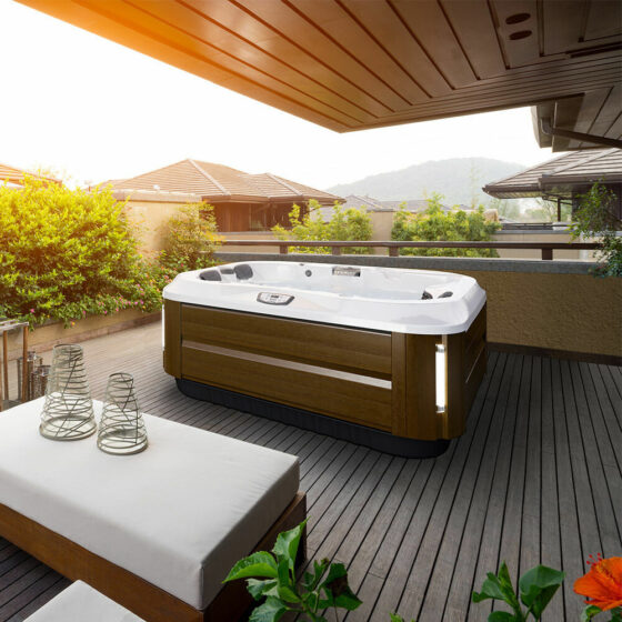 Jacuzzi® J-315 Hot Tub