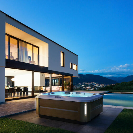 Jacuzzi® J-335 Hot Tub