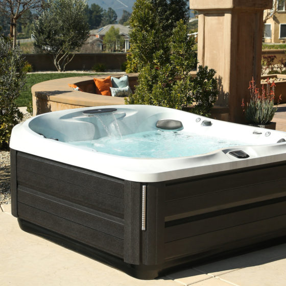 Jacuzzi® J-475 Hot Tub