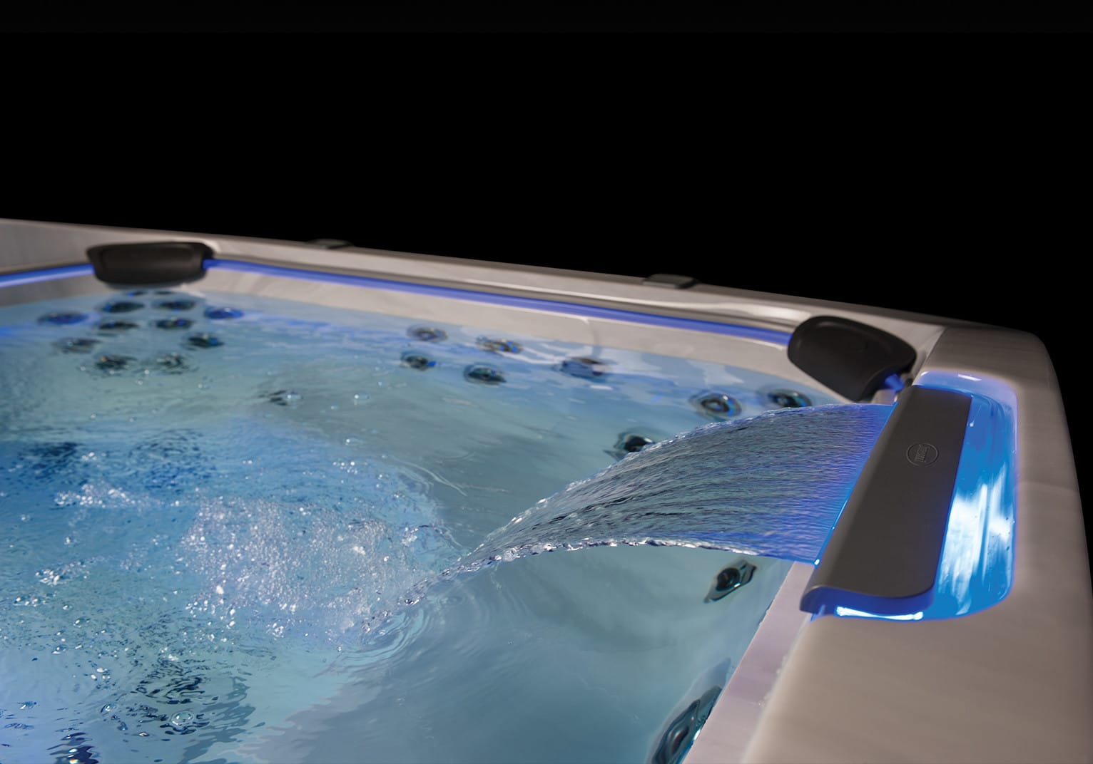 Jacuzzi® J500™ Hot Tubs Hot Tub Studio®
